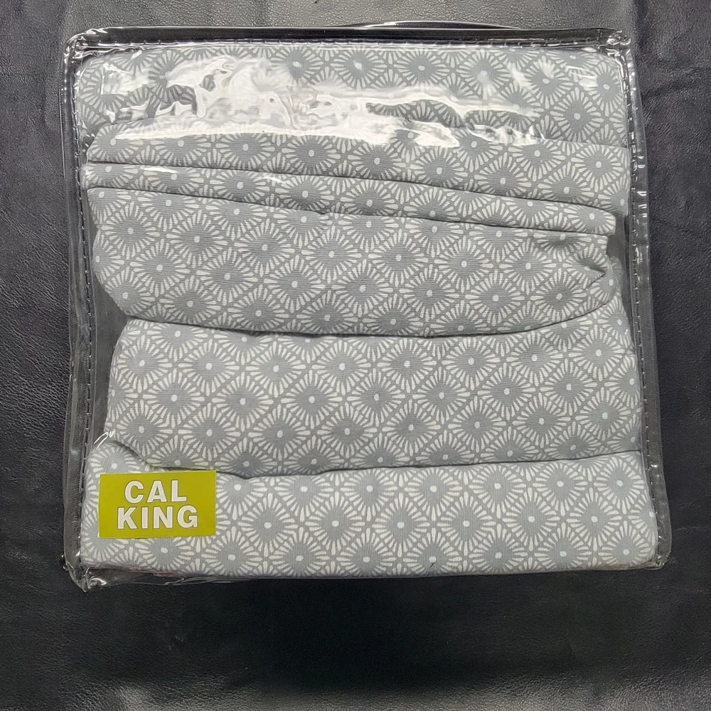NWT Cuddl Duds Heavyweight Flannel Sheet Set Cal King Grey Diamond Geo